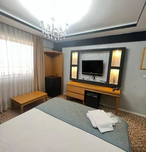 ünaten Otel 4*
